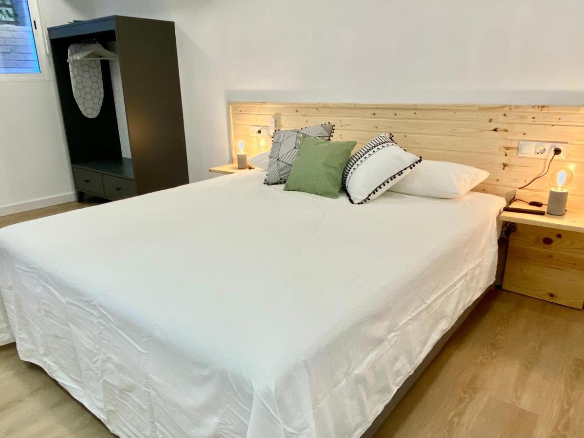 מאלגה Suite Breeze - Private Heated Pool מראה חיצוני תמונה