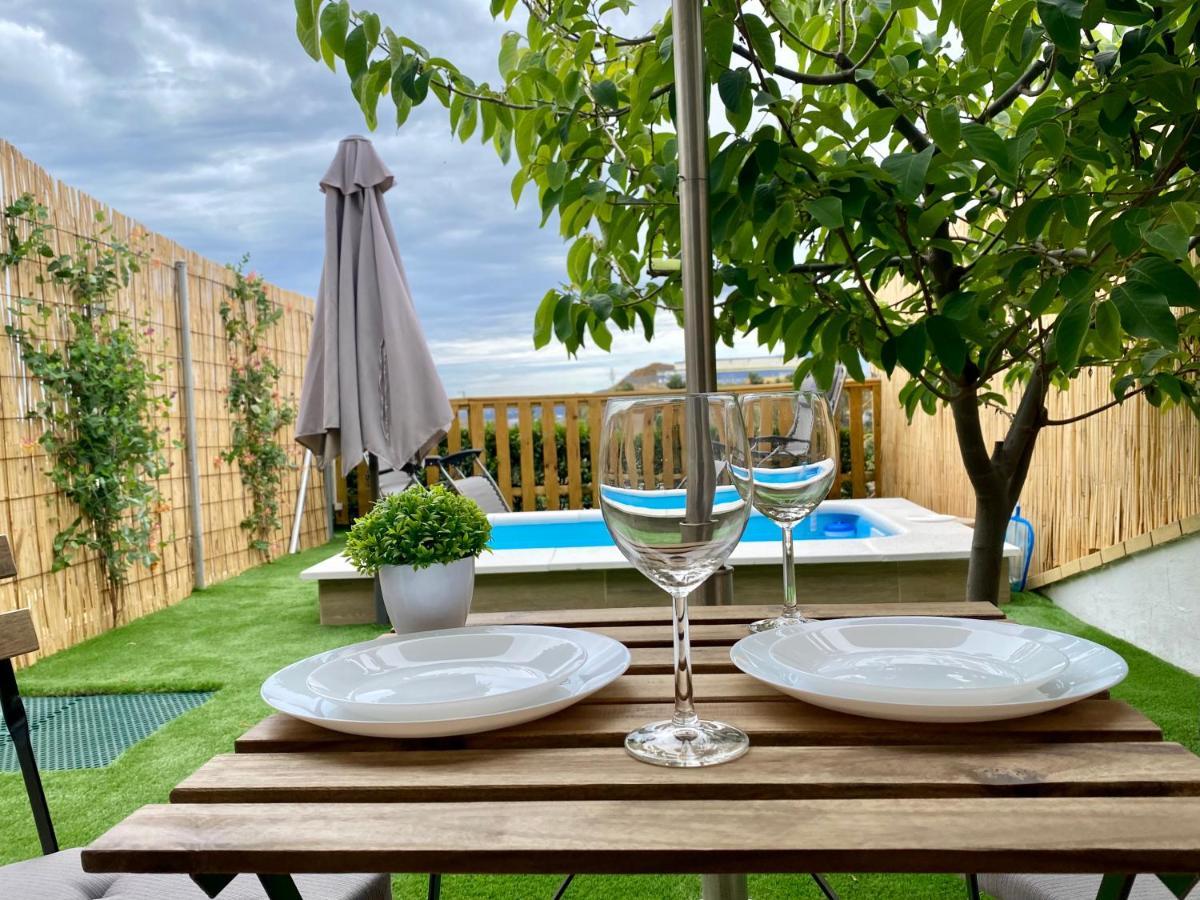 מאלגה Suite Breeze - Private Heated Pool מראה חיצוני תמונה