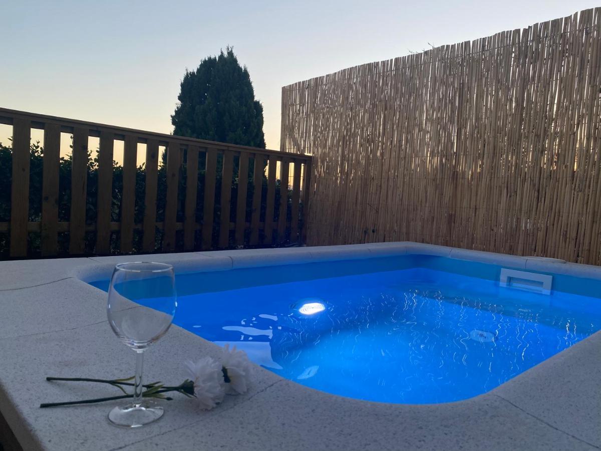 מאלגה Suite Breeze - Private Heated Pool מראה חיצוני תמונה