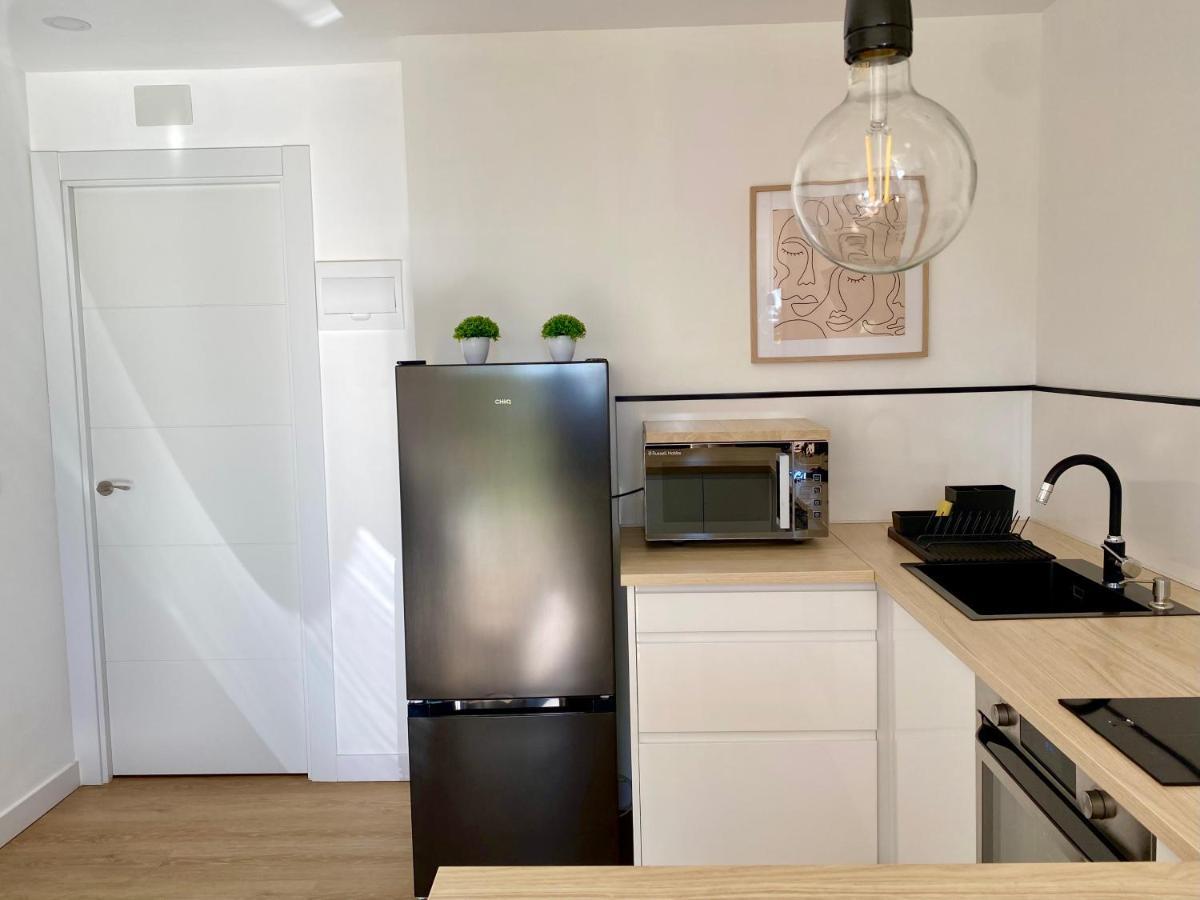 מאלגה Suite Breeze - Private Heated Pool מראה חיצוני תמונה