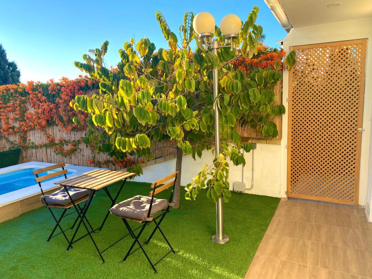 מאלגה Suite Breeze - Private Heated Pool מראה חיצוני תמונה